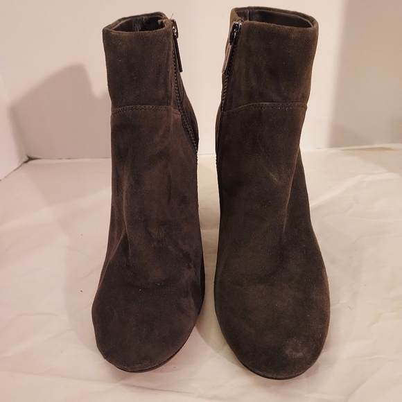 Michael Michael Kors "Arabelle" Gray and Black Ankle Boot in Size 6.5 M - Picture 2 of 13